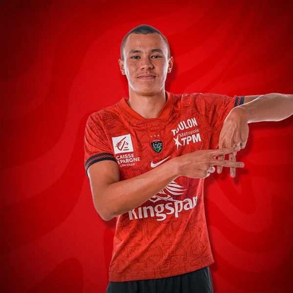 UMAGA_CELEBRATION_Rouge